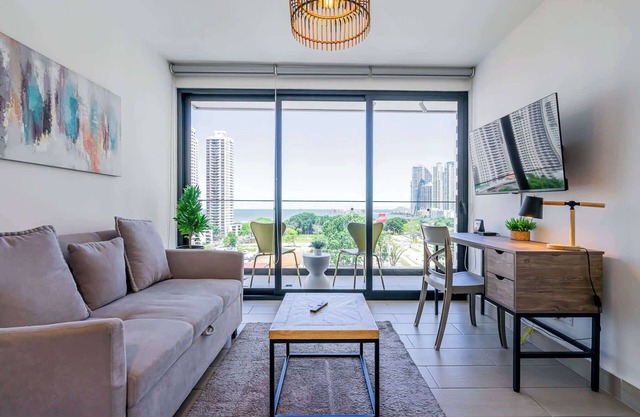 w* | Premium 1BR w/Balcony in San Francisco