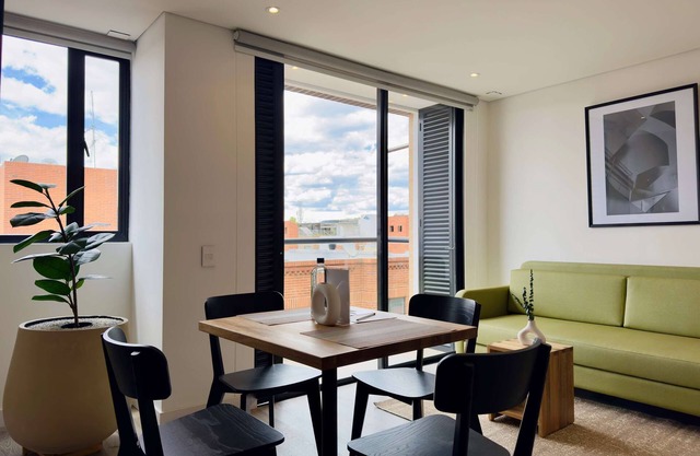 w* | Serene 2BR w/Balcony in Santa Barbara