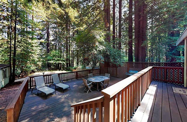 Wagging Woods | 3 Gated Acres | Private Hot Tub | Dog-Friendly