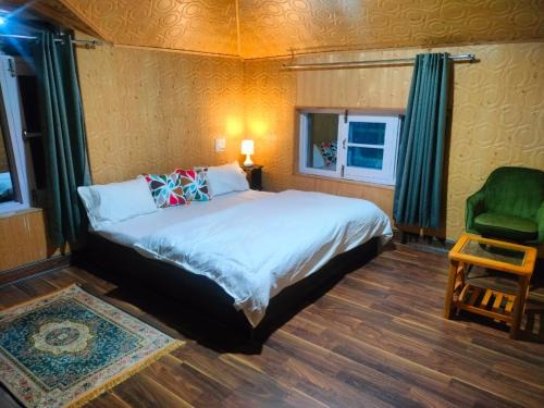 Wahab's INN - riverside cottage