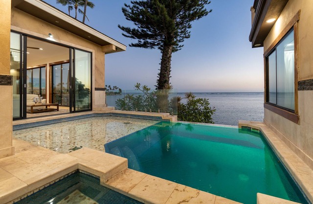 Wailupe Seaside Haven: Beachfront Luxury Home w/Pool & in City Proximity