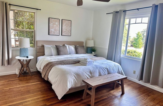 Wake to breathtaking sunrises over the rolling hills! Relax by the fire under the stars, & savor sunset dinners beneath fragrant wisteria pergola. Surrounded by wineries and minutes from historic Jacksonville, this retreat blends charm & convenience