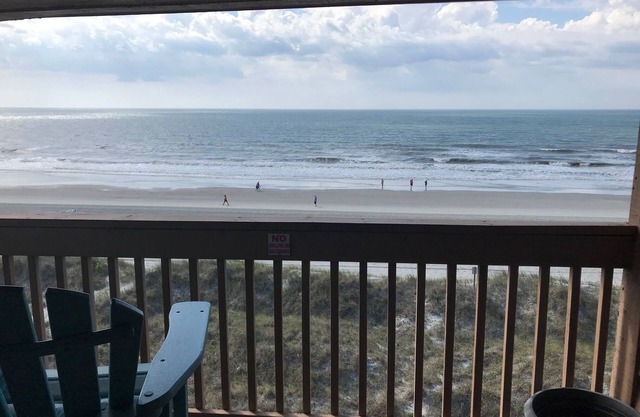 Wake up to the sunrise over the Atlantic! Beautiful ocean views from balcony