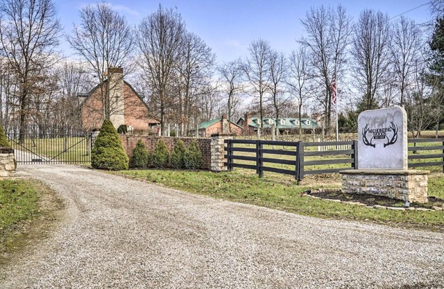 Walhonding Woods Secluded Farmland Retreat!