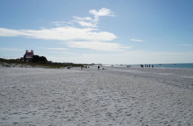 Walk out to the Beach from your 2 Bedroom Condo or swim in the pool. Sleeps 6