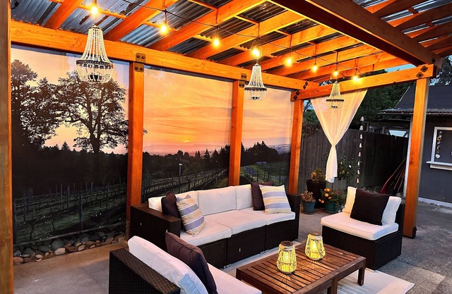 Walk Score: 99, Outdoor Oasis: Outdoor Shower, Fire-Pit, BBQ, Swing, Fast Wifi.