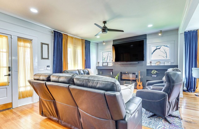 Walk to Amphitheater: Birmingham Retreat w/Games