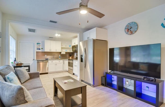 Walk to Art District and Beach Pet-Friendly Getaway