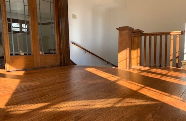 Walk to Beach Lake of Michigan, Lake Park, Eastside Milwaukee, Sleep 6, Parking