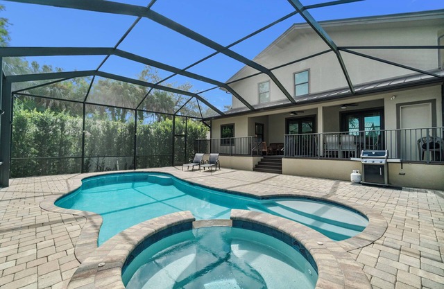 Walk to Beach! Luxury Custom Home w/Pool & Spa - 2 Kings