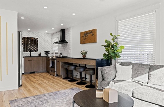 Walk to BSU & Downtown-Modern