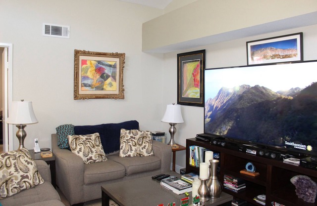 Walk to DOWNTOWN PS, Spectacular Mtn View fr Patio, recreation, heated pool/jac