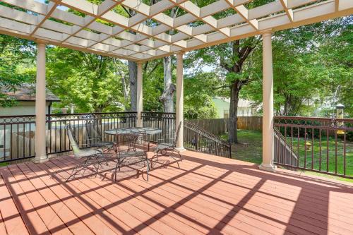 Walk to Dtwn and Freed-Hardeman Home with Fenced Yard