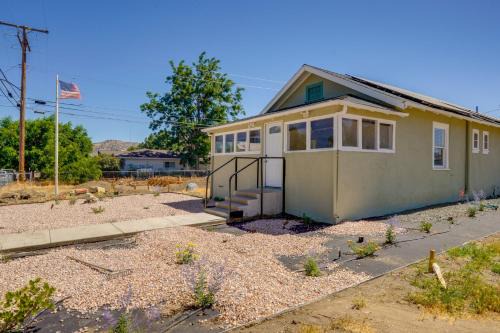 Walk to Dtwn Tehachapi Updated Getaway with Yard!
