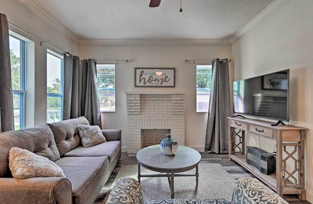 Walk to Dtwn: Winter Garden Home w/Patio