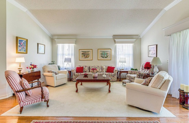 Walk to Golf & Pool: Pet-Friendly Villages Home