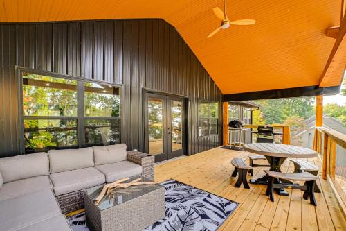 Walk to Lake Barkley! Family Home with Outdoor Oasis