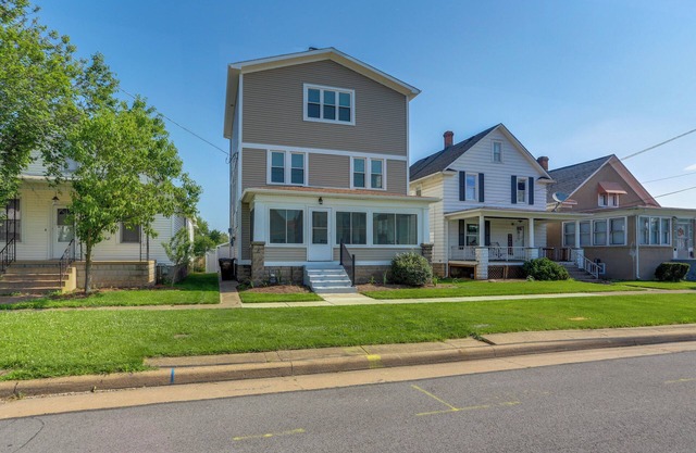 Walk to Lake Erie: Spacious Home in Sandusky!