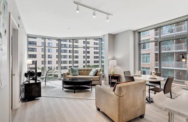 Walk to Metro | Woodmont Triangle 2BR nr Central Farm Market