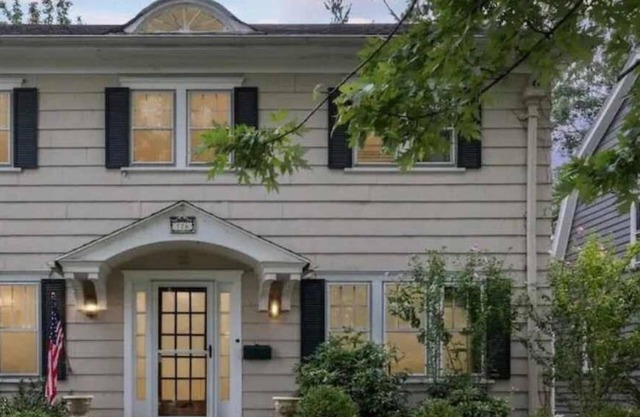 Walk to Notre Dame! Harter Heights Hideaway