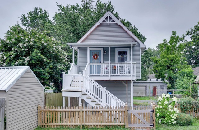 Walk to Park & River: Dog-Friendly Cambridge Gem