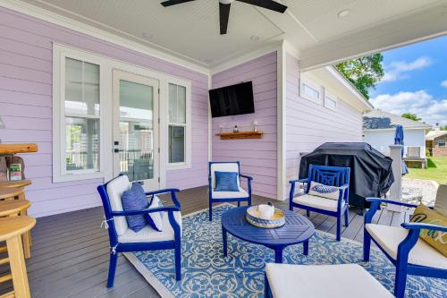 Walk to Pass Christian Beach Stunning Family Home