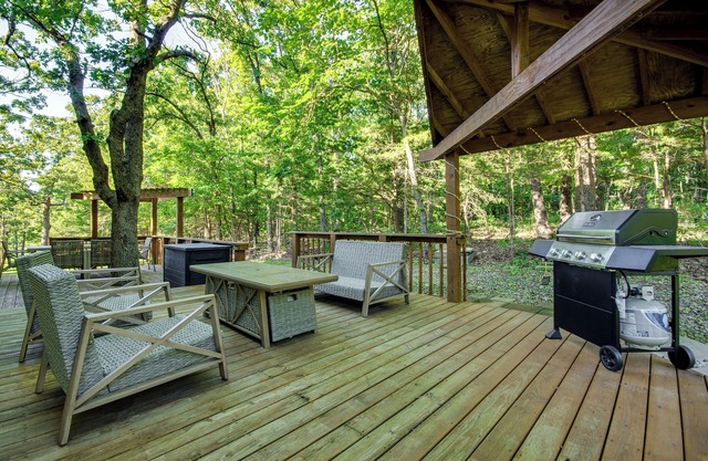 Walk to Pomme de Terre Lake: Pet-Friendly Escape
