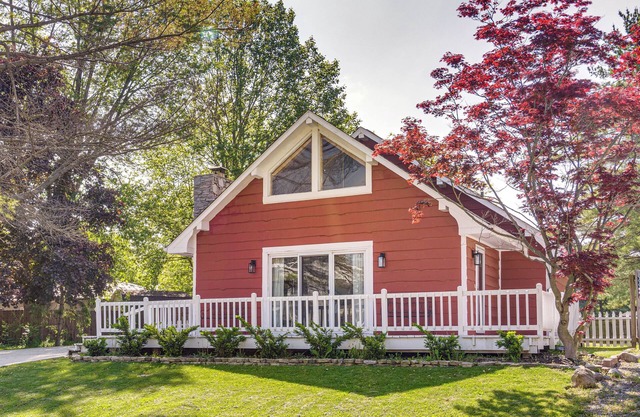 Walk to Reservoir: Cicero Home w/Furnished Deck!