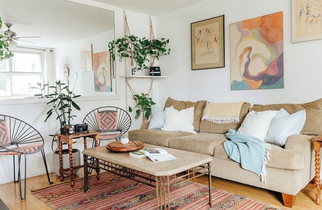 Walk to Rodeo Drive and the Stylish Shops and Restaurants - Comfy One-Bedroom