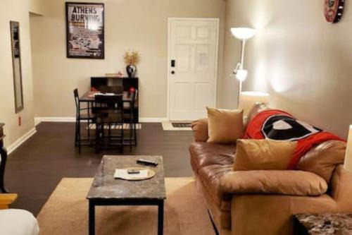 Walk to Sanford Stadium DT view Dawg Friendly