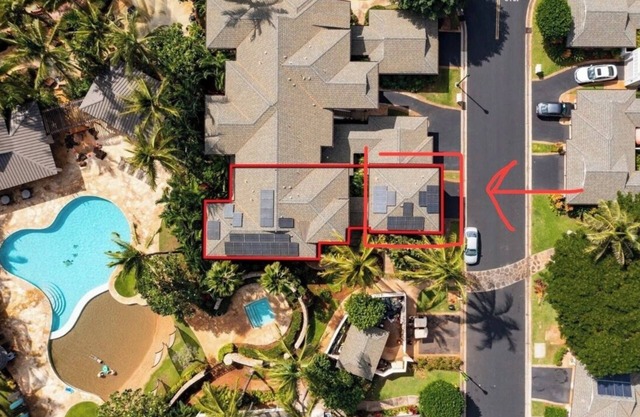 Walk to the Beach and Swim in the Pool of this Private Bungalow Apartment!