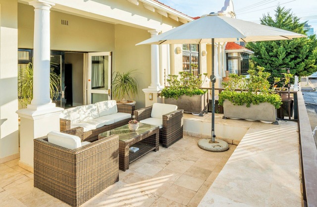 Walk to the Beach from a Cape Dutch Heritage Bungalow