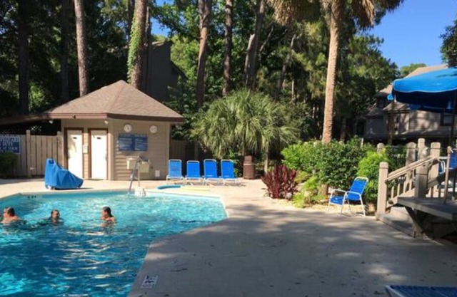 Walk to the Beach!- Sleeps 4... 5 Star Resort