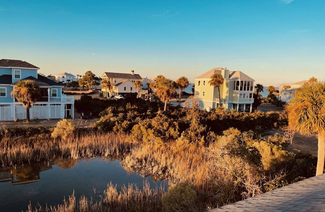 Walk to the beach and pool - Golf cart included