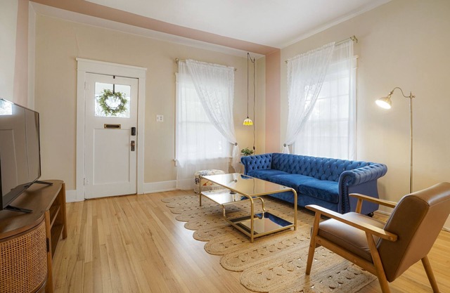 Walk to UNC or downtown Greeley