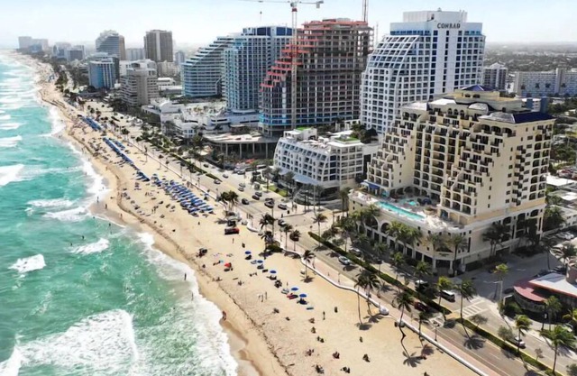 Walk to Wilton Drive! King Bed, Parking, Ac, Bikes