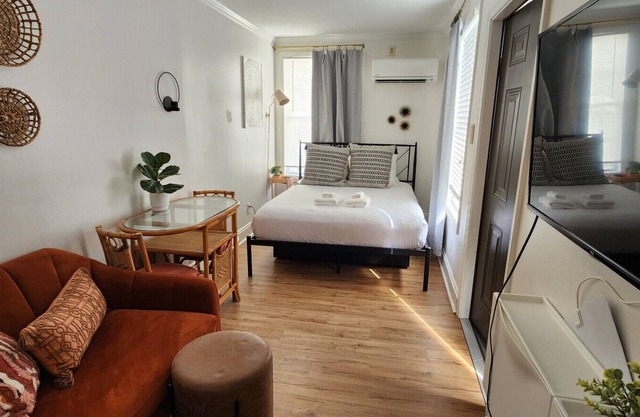 Walk West Cola Mini Pad | Tiny House | Shared Yard