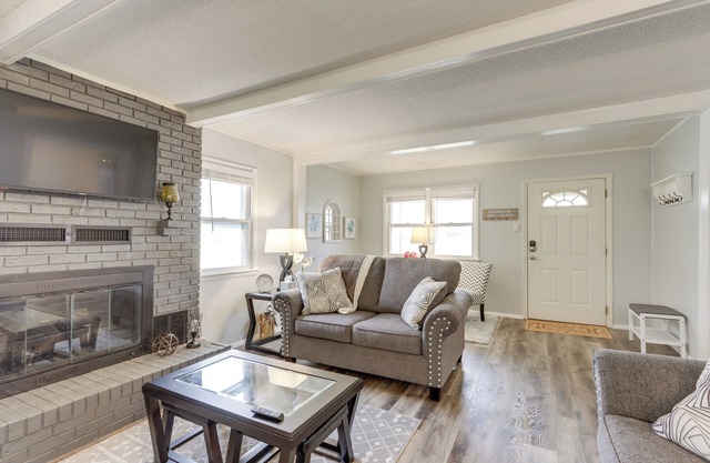Walkable & Updated Nevada Home: Family Friendly!