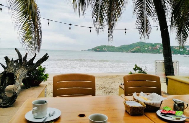 Walking Distance to Playa la Ropa