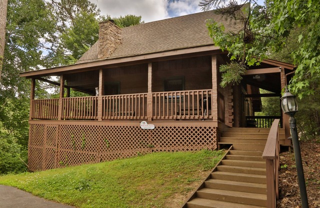 Walking Distance to Fishing Ponds, Putt Putt, Swimming Pool & More Amenities!