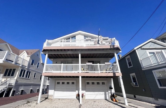 Walking distance to great Southend beach, stores, restaurants, marinas.and more