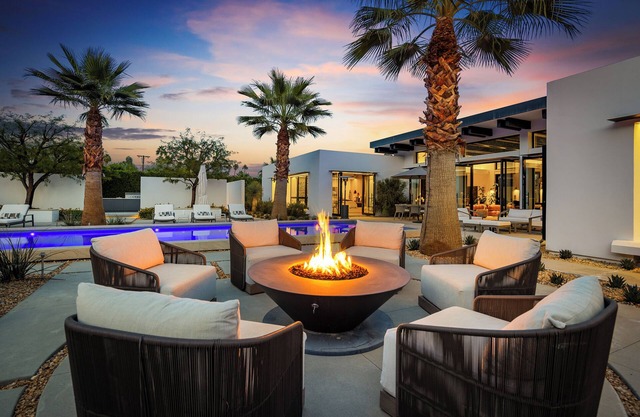 Wander Palm Springs Mesa