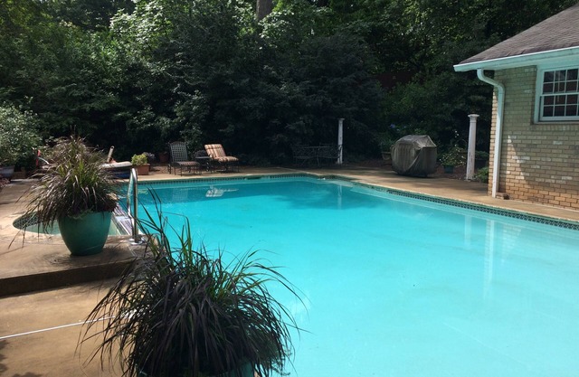 Want privacy, safety serenity - you just found it! 412 sq ft luxury space w pool