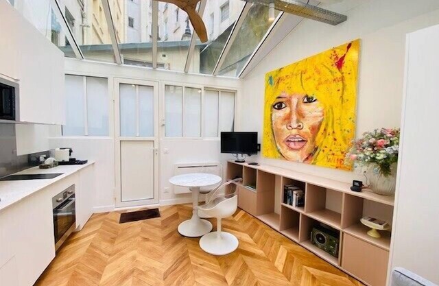Warm 18m² ideal for couple in Paris