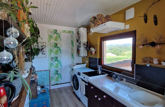 Warm and bright apartment near Lyon