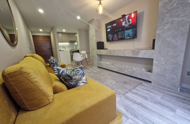 Warm fireplace and Patio - Smart TV