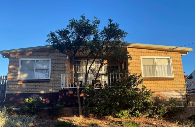 Warnbro Sound - Charming 1960's Style Beach House 500mtr From Stunning 7.5 Beach