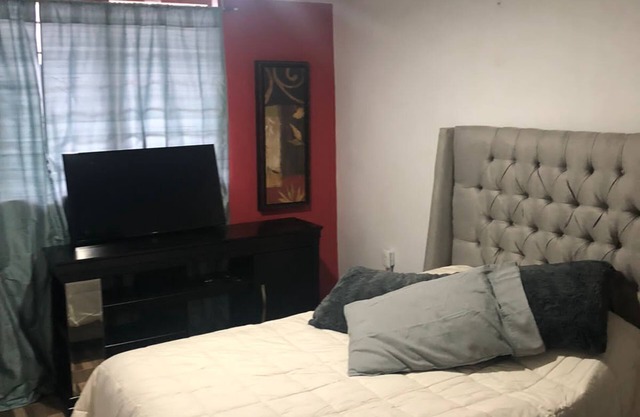 Warning apartment 1 bed for you to relax and rest