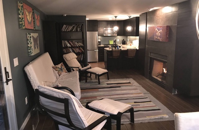 Warren Dunes on Lake Michigan-Hot Tub-Woodburning Fireplace-Two Bedroom/TwoBathn