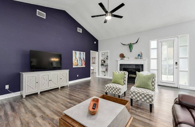 Water Well Wonder|Near Apple & Domain|Pet Friendly